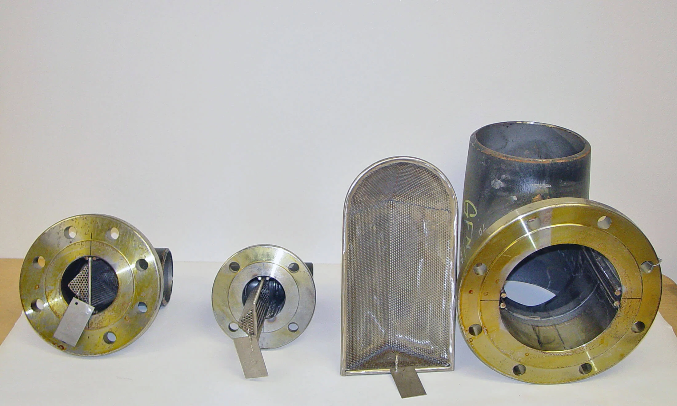 Various Sizes of Cogbill Pipe Tee Strainers